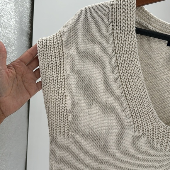 Gap sweater vest cream in color never worn NWOT oversized coastal grandma - Picture 7 of 11